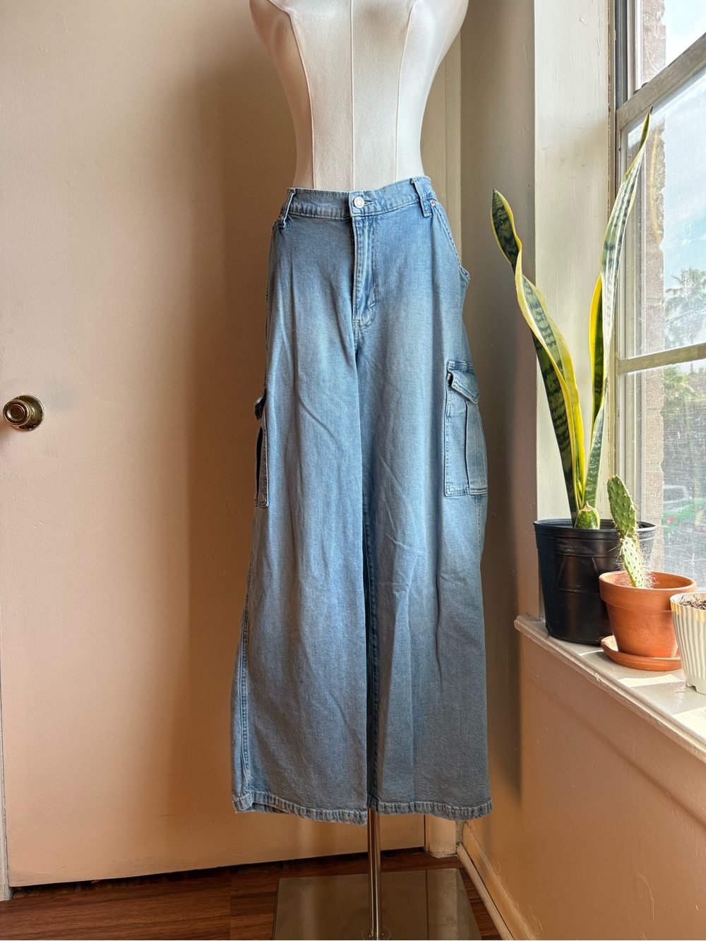 GAP 90s loose mid rise cargo jeans